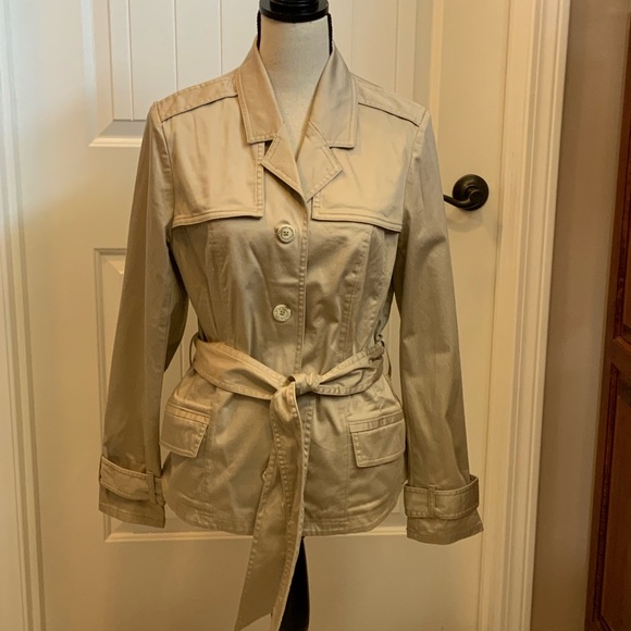 White House Black Market Jackets & Blazers - NWT White House Black Market sz 14 casual short trench, tan